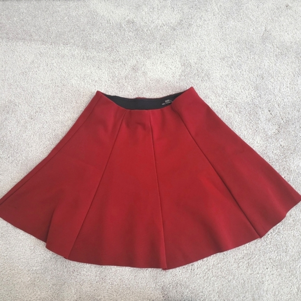 ✨️3/30✨️ Zara Burgundy skirt